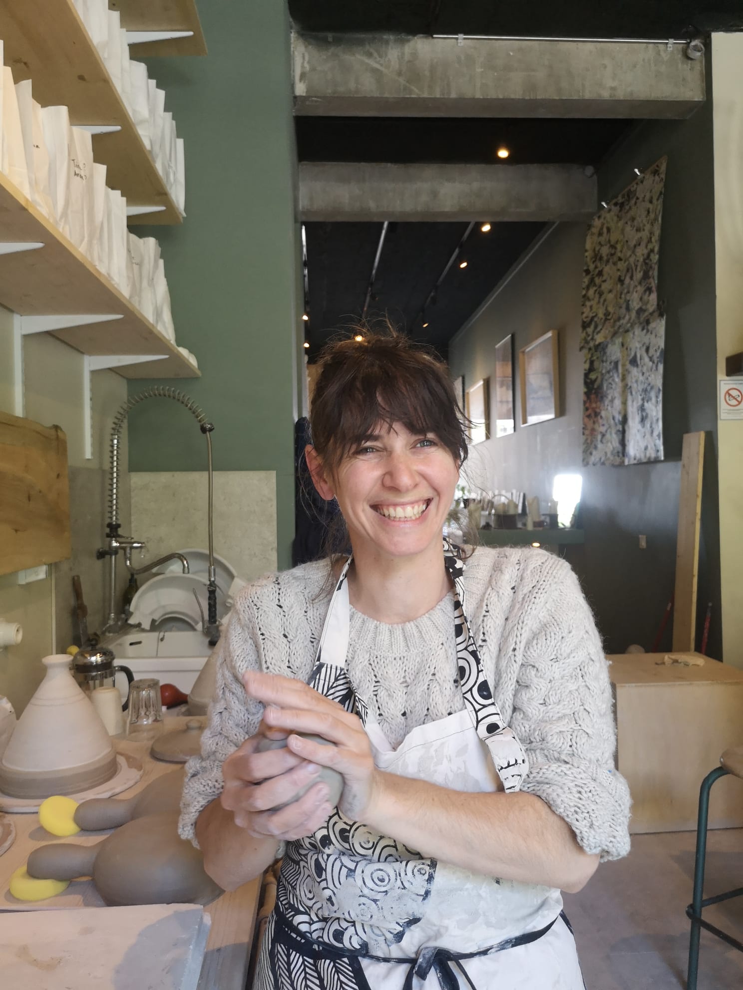 Marion, dans son atelier